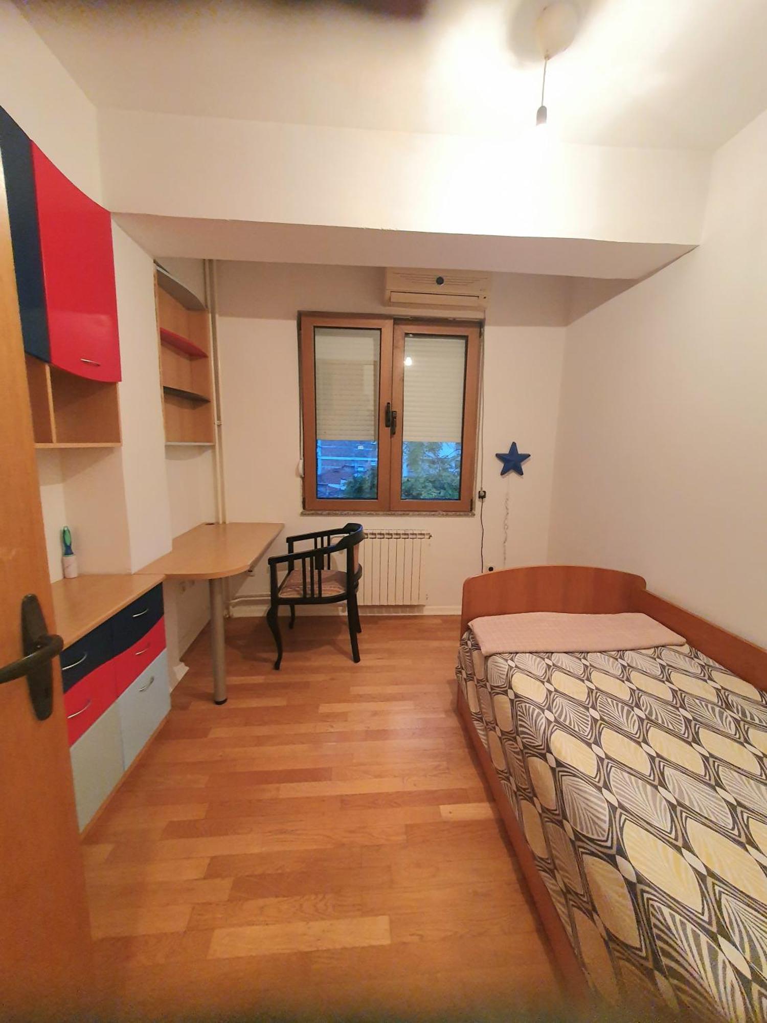 3 Bedroom Home With Parking Garage In The Heart Of スコピエ エクステリア 写真