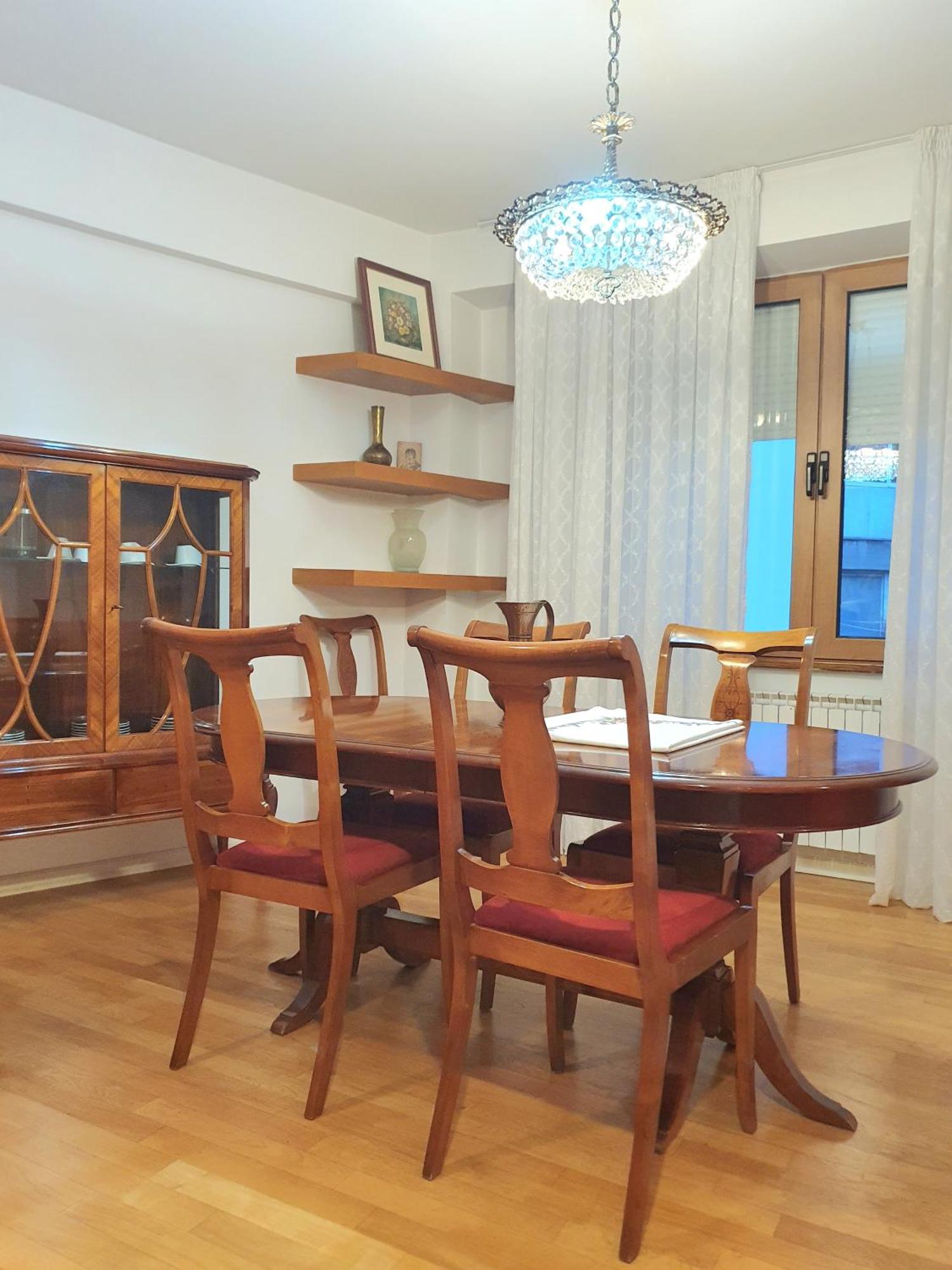 3 Bedroom Home With Parking Garage In The Heart Of スコピエ エクステリア 写真