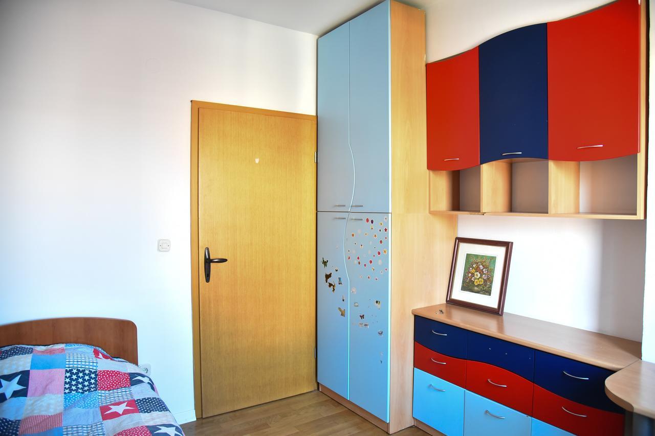 3 Bedroom Home With Parking Garage In The Heart Of スコピエ エクステリア 写真